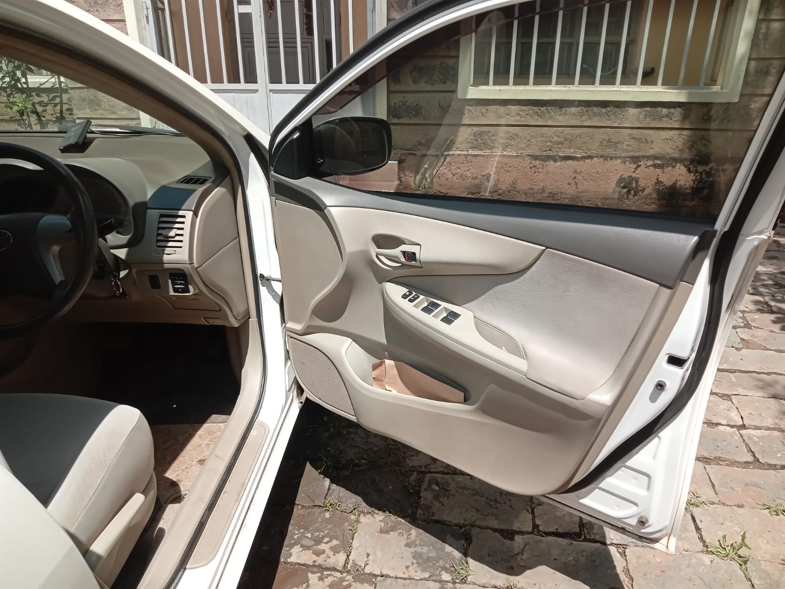 TOYOTA AXIO 2012