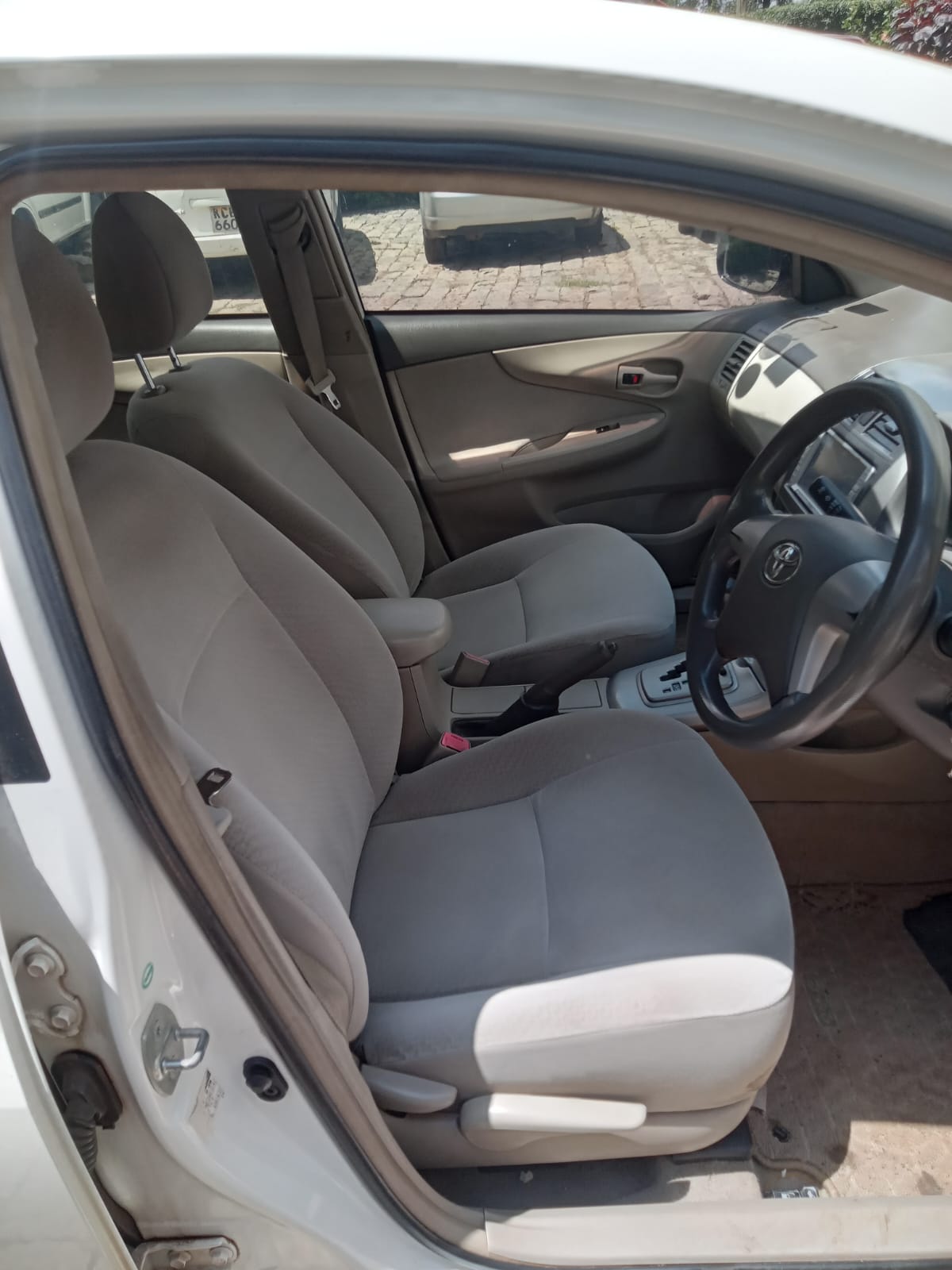 TOYOTA AXIO 2012